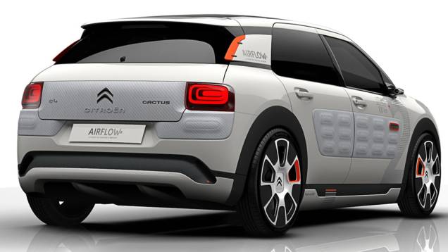 Uma das muitas iniciativas da Citroën com o C4 Cactus Airflow para reduzir o peso foi a disponibilidade de um motor a ar comprimido, que pode funcionar independentemente do bloco a gasolina. Uma das muitas iniciativas da Citroën com o C4 Cactus Airflow para reduzir o peso foi a disponibilidade de um motor a ar comprimido, que pode funcionar independentemente do bloco a gasolina.