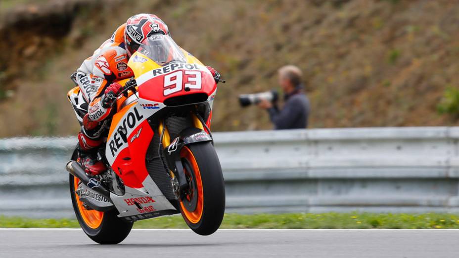 Marc Márquez cravou a nona pole da temporada. | <a href="https://quatrorodas.abril.com.br/moto/noticias/marquez-crava-nona-pole-ano-796969.shtml" rel="migration">Leia mais</a> Marc Márquez cravou a nona pole da temporada. | <a href="https://quatrorodas.abril.com.br/moto/noticias/marquez-crava-nona-pole-ano-796969.shtml" rel="migration">Leia mais</a>