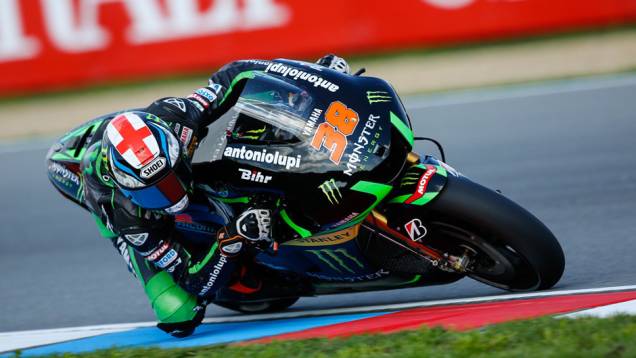 Bradley Smith foi bem e marcou uma ótima quarta posição. | <a href="https://quatrorodas.abril.com.br/moto/noticias/marquez-crava-nona-pole-ano-796969.shtml" rel="migration">Leia mais</a> Bradley Smith foi bem e marcou uma ótima quarta posição. | <a href="https://quatrorodas.abril.com.br/moto/noticias/marquez-crava-nona-pole-ano-796969.shtml" rel="migration">Leia mais</a>