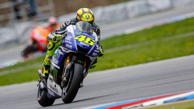 Valentino Rossi classificou na sétima posição. | <a href="https://quatrorodas.abril.com.br/moto/noticias/marquez-crava-nona-pole-ano-796969.shtml" rel="migration">Leia mais</a>