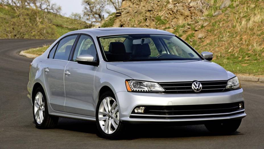 Jetta 2015 é apresentado. | <a href="https://quatrorodas.abril.com.br/noticias/fabricantes/jetta-2015-revelado-ganha-novidades-779724.shtml" rel="migration">Leia mais</a>