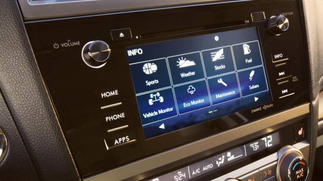 O sistema de informação e entretenimento foi melhorado, com um display de 6,2 polegadas ou 7 polegadas (Premium). | <a href="https://quatrorodas.abril.com.br/noticias/saloes/new-york-2014/subaru-revela-outback-2015-nova-york-780160.shtml" rel="migration">Leia mais</a> O sistema de informação e entretenimento foi melhorado, com um display de 6,2 polegadas ou 7 polegadas (Premium). | <a href="https://quatrorodas.abril.com.br/noticias/saloes/new-york-2014/subaru-revela-outback-2015-nova-york-780160.shtml" rel="migration">Leia mais</a>