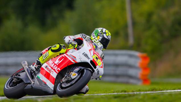 Ianonne fez bela disputa com Dovizioso durante toda a prova. | <a href="https://quatrorodas.abril.com.br/moto/noticias/pedrosa-quebra-invencibilidade-marquez-797037.shtml" rel="migration">Leia mais</a> Ianonne fez bela disputa com Dovizioso durante toda a prova. | <a href="https://quatrorodas.abril.com.br/moto/noticias/pedrosa-quebra-invencibilidade-marquez-797037.shtml" rel="migration">Leia mais</a>