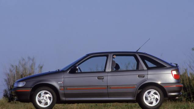 VW Pointer: o irmão do Logus chamava atenção pelas belas linhas, mas deixou de existir juntamente com a morte da Autolatina em 1996, antes de completar três anos de vida VW Pointer: o irmão do Logus chamava atenção pelas belas linhas, mas deixou de existir juntamente com a morte da Autolatina em 1996, antes de completar três anos de vida