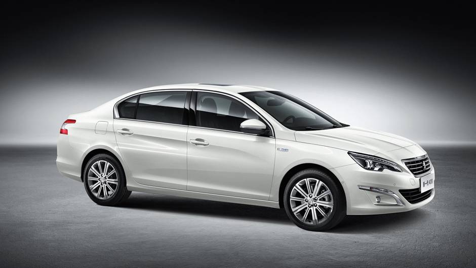Peugeot apresenta o 408 no Sal&atilde;o do Pequim. | <a href="https://quatrorodas.abril.com.br/noticias/saloes/pequim-2014/peugeot-408-sedan-tem-primeira-informacoes-reveladas-780044.shtml" rel="migration">Leia mais</a>