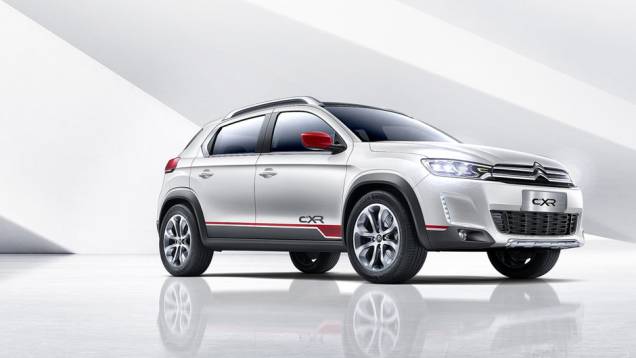 Citroën revelou oficialmente o C-XR. | <a href="https://quatrorodas.abril.com.br/noticias/saloes/pequim-2014/citroen-revela-conceito-c-xr-780309.shtml" rel="migration">Leia mais</a>