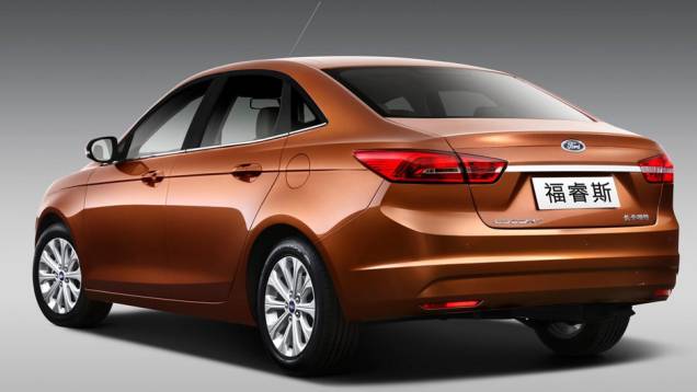 Modelo clássico aqui no Brasil volta na forma de um sedã. | <a href="https://quatrorodas.abril.com.br/noticias/saloes/pequim-2014/ford-escort-esta-volta-modelo-sera-apresentado-pequim-779651.shtml" rel="migration">Leia mais</a> Modelo clássico aqui no Brasil volta na forma de um sedã. | <a href="https://quatrorodas.abril.com.br/noticias/saloes/pequim-2014/ford-escort-esta-volta-modelo-sera-apresentado-pequim-779651.shtml" rel="migration">Leia mais</a>