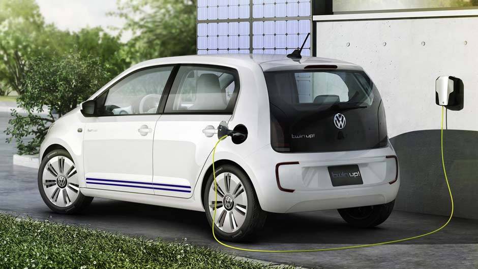 O compacto tem um motor de dois cilindros a diesel com 47 cv e outro el&eacute;trico, resultando em uma pot&ecirc;ncia combinada de 74 cv | <a href="https://quatrorodas.abril.com.br/noticias/saloes/toquio-2013/volkswagen-anuncia-twin-up-concept-759580.shtml" rel="migration"></a>