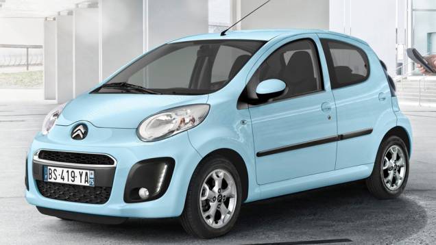 Carrinho possui comprimento de 3,42 m Carrinho possui comprimento de 3,42 m