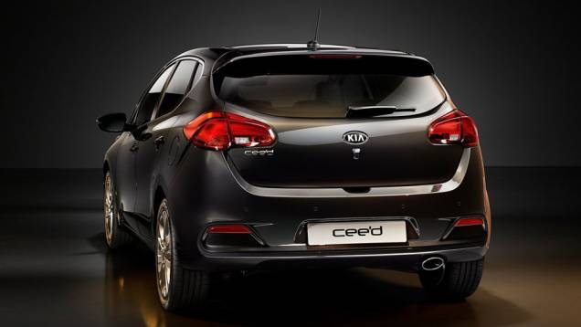 Modelo foi completamente renovado | <a href="https://quatrorodas.abril.com.br/saloes/genebra/2012/kia-cee-d-678503.shtml" rel="migration">Leia mais</a>