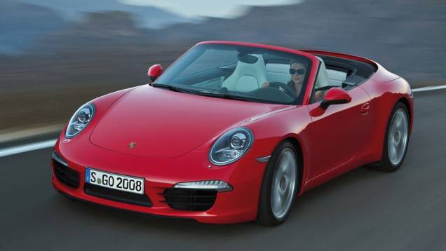 Porsche 911 Carrera Cabriolet: nova geração preserva o charme do lendário esportivo