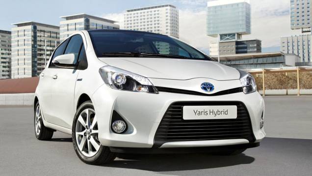 Toyota Yaris Hybrid: modelo é o primeiro do segmento totalmente híbrido | <a href="https://quatrorodas.abril.com.br/saloes/genebra/2012/toyota-yaris-hybrid-678612.shtml" rel="migration">Leia mais</a>