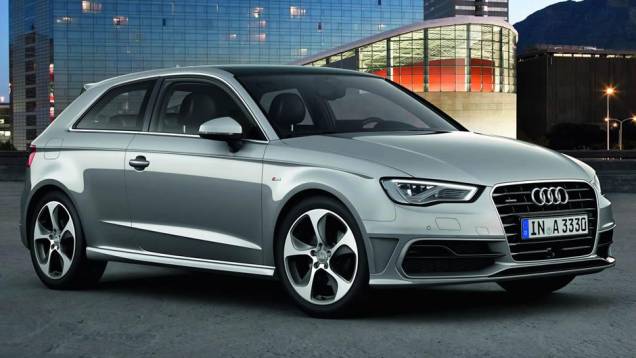 Audi A3: a nova geração traz design mais esportivo do que nunca | <a href="https://quatrorodas.abril.com.br/saloes/genebra/2012/audi-a3-678626.shtml" rel="migration">Leia mais</a>