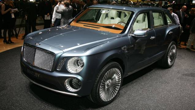 Bentley EXP 9F <a href="https://quatrorodas.abril.com.br/saloes/genebra/2012/bentley-exp-9-f-678637.shtml" target="_blank" rel="migration">Leia mais</a>