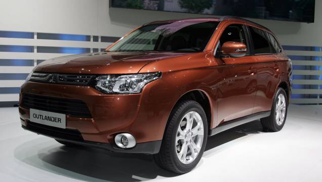 Mitsubishi Outlander <a href="https://quatrorodas.abril.com.br/saloes/genebra/2012/mitsubishi-outlander-2013-678512.shtml" target="_blank" rel="migration">Leia mais</a> Mitsubishi Outlander <a href="https://quatrorodas.abril.com.br/saloes/genebra/2012/mitsubishi-outlander-2013-678512.shtml" target="_blank" rel="migration">Leia mais</a>
