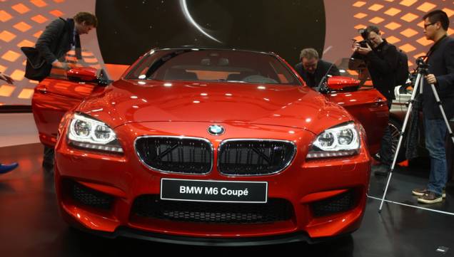 BMW M6 Coupé <a href="https://quatrorodas.abril.com.br/saloes/genebra/2012/bmw-m6-678571.shtml" target="_blank" rel="migration">Leia mais</a> BMW M6 Coupé <a href="https://quatrorodas.abril.com.br/saloes/genebra/2012/bmw-m6-678571.shtml" target="_blank" rel="migration">Leia mais</a>