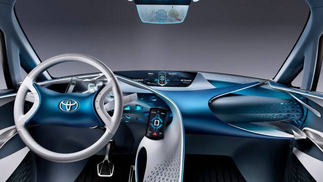 Interior do modelo é totalmente futurista | <a href="https://quatrorodas.abril.com.br/saloes/genebra/2012/toyota-ft-bh-678759.shtml" rel="migration">Leia mais</a>