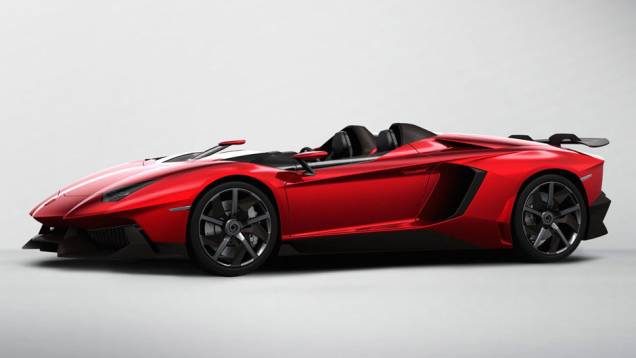 Conversível deve custar cerca de 2 milhões de libras | <a href="https://quatrorodas.abril.com.br/saloes/genebra/2012/lamborghini-aventador-j-678627.shtml" rel="migration">Leia mais</a>