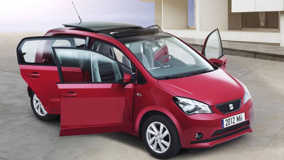 Espaço interno para os ocupantes é um dos destaques do compacto | <a href="https://quatrorodas.abril.com.br/saloes/genebra/2012/seat-mii-678790.shtml" rel="migration">Leia mais</a>