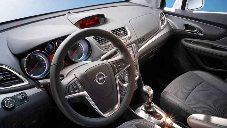 Modelo deve conter controles de estabilidade e de tração, assistente de partida em subidas e controle de velocidade em descidas | <a href="https://quatrorodas.abril.com.br/saloes/genebra/2012/opel-mokka-concept-678516.shtml" rel="migration">Leia mais</a>