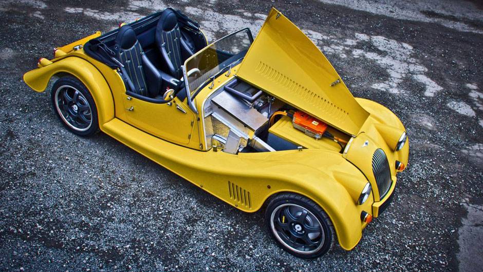Carro acelera de 0 a 100 km/h em 6 segundos e atinge velocidade m&aacute;xima de 185 km/h | <a href="https://quatrorodas.abril.com.br/saloes/genebra/2012/morgan-plus-678749.shtml" rel="migration">Leia mais</a>