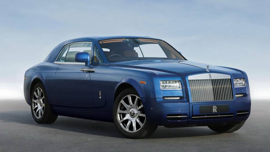 Todos os modelos da linha passaram por facelift | <a href="https://quatrorodas.abril.com.br/saloes/genebra/2012/rolls-royce-phantom-2013-678699.shtml" rel="migration">Leia mais</a>