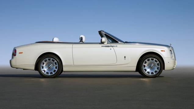 Marca pretende reduzir o consumo de combustível em 10% | <a href="https://quatrorodas.abril.com.br/saloes/genebra/2012/rolls-royce-phantom-2013-678699.shtml" rel="migration">Leia mais</a> Marca pretende reduzir o consumo de combustível em 10% | <a href="https://quatrorodas.abril.com.br/saloes/genebra/2012/rolls-royce-phantom-2013-678699.shtml" rel="migration">Leia mais</a>