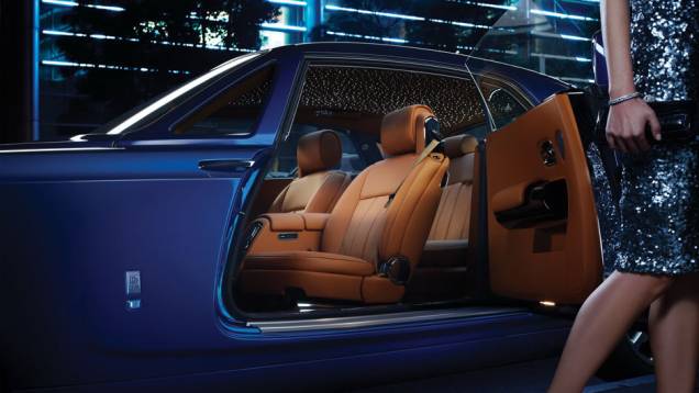 Porta segue no formato suicida | <a href="https://quatrorodas.abril.com.br/saloes/genebra/2012/rolls-royce-phantom-2013-678699.shtml" rel="migration">Leia mais</a> Porta segue no formato suicida | <a href="https://quatrorodas.abril.com.br/saloes/genebra/2012/rolls-royce-phantom-2013-678699.shtml" rel="migration">Leia mais</a>