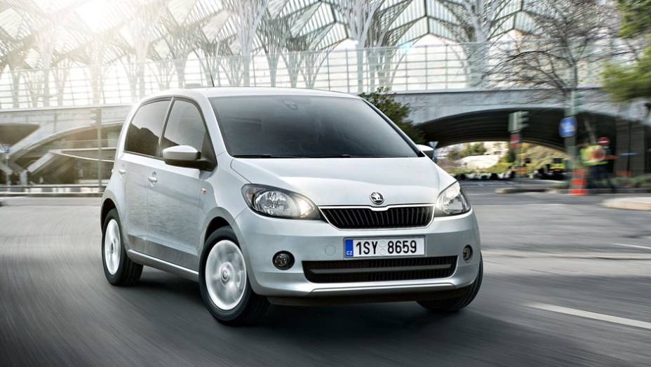 Diferenças entre os compactos são meramente estéticas | <a href="https://quatrorodas.abril.com.br/saloes/genebra/2012/skoda-citigo-5p-678519.shtml" rel="migration">Leia mais</a>