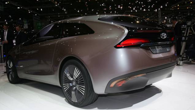 Hyundai i-oniq | <a href="https://quatrorodas.abril.com.br/saloes/genebra/2012/hyundai-i-oniq-678502.shtml" rel="migration">Leia mais</a> Hyundai i-oniq | <a href="https://quatrorodas.abril.com.br/saloes/genebra/2012/hyundai-i-oniq-678502.shtml" rel="migration">Leia mais</a>