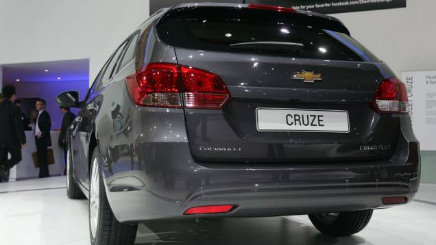 Chevrolet Cruze SW | <a href="https://quatrorodas.abril.com.br/saloes/genebra/2012/chevrolet-cruze-sw-678506.shtml" rel="migration">Leia mais</a>