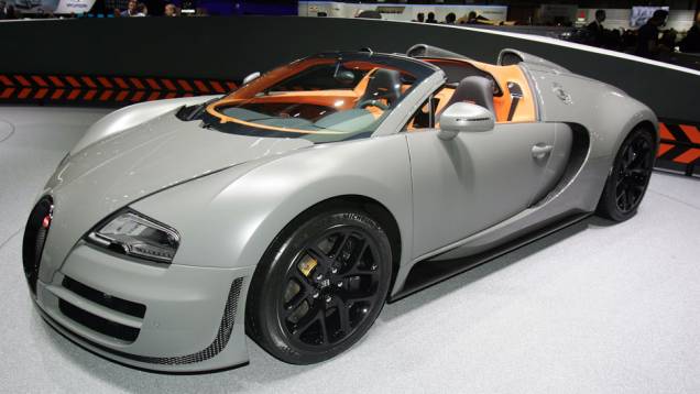 Bugatti Veyron Grand Sport Vitesse | <a href="https://quatrorodas.abril.com.br/saloes/genebra/2012/bugatti-veyron-grand-sport-vitesse-678489.shtml" rel="migration">Leia mais</a>