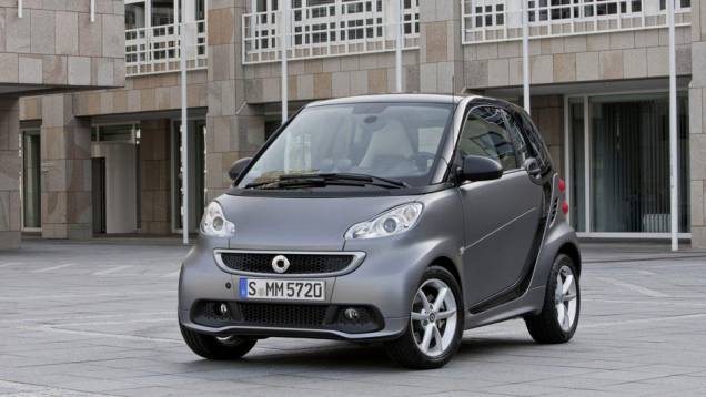 Modelo será apresentado em Genebra | <a href="https://quatrorodas.abril.com.br/saloes/genebra/2012/smart-fortwo-2013-678533.shtml" rel="migration">Leia mais</a> Modelo será apresentado em Genebra | <a href="https://quatrorodas.abril.com.br/saloes/genebra/2012/smart-fortwo-2013-678533.shtml" rel="migration">Leia mais</a>