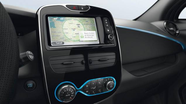 GPS e ar-condicionado automático também são itens do Zoe | <a href="https://quatrorodas.abril.com.br/saloes/genebra/2012/zoe-eletric-678751.shtml" rel="migration">Leia mais</a>