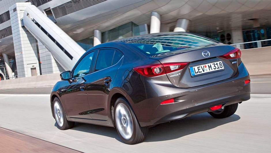 Modelo come&ccedil;ar&aacute; a ser vendido antes do fim de 2013 | <a href="https://quatrorodas.abril.com.br/noticias/fabricantes/primeiras-fotos-oficiais-mazda3-sedan-2014-sao-reveladas-745927.shtml" rel="migration">Leia mais</a>