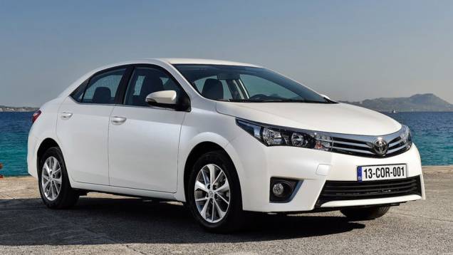 Previsto para começar a ser vendido no primeiro semestre, o novo Toyota Corolla terá itens de série como airbag lateral, retrovisor com rebatimento elétrico, computador de bordo, acendimento automático dos faróis, entre outros Previsto para começar a ser vendido no primeiro semestre, o novo Toyota Corolla terá itens de série como airbag lateral, retrovisor com rebatimento elétrico, computador de bordo, acendimento automático dos faróis, entre outros