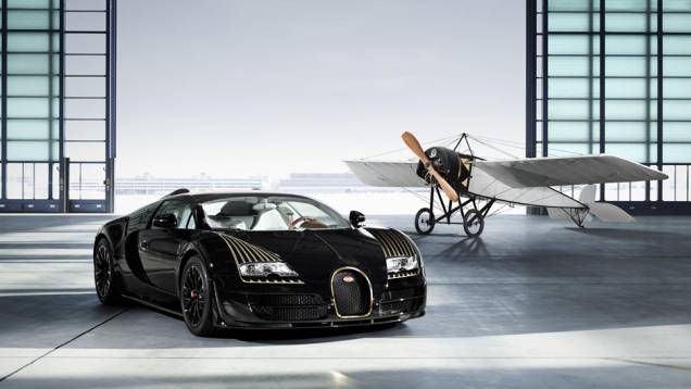 A Bugatti revelou sua quinta edição especial do Veyron Grand Sport Vitesse no Salão de Pequim. | <a href="https://quatrorodas.abril.com.br/noticias/saloes/pequim-2014/bugatti-lanca-veyron-grand-sport-vitesse-black-bess-779340.shtml" rel="migration">Leia mais</a>