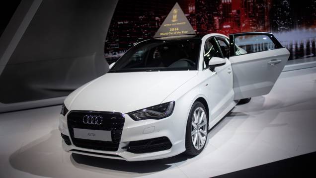 Audi A3 | <a href="https://quatrorodas.abril.com.br/noticias/saloes/new-york-2014/audi-a3-volta-aos-eua-779967.shtml" rel="migration">Leia mais</a>