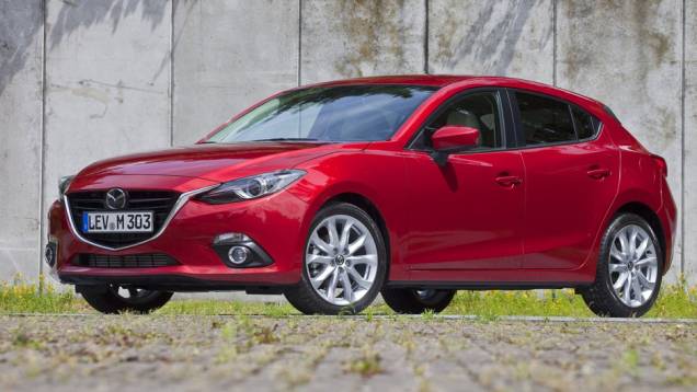 Austrália: Mazda Mazda 3: 15.174 unidades, Toyota Corolla: 13.647 unidades e Toyota Hilux: 11.571 unidades