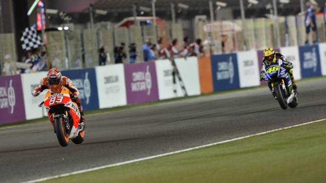 Galeria de Quatro Rodas da MotoGP - Catar (domingo) | <a href="https://quatrorodas.abril.com.br/moto/noticias/prova-disputada-marquez-segura-pressao-rossi-vence-catar-777551.shtml" rel="migration">Leia mais</a>