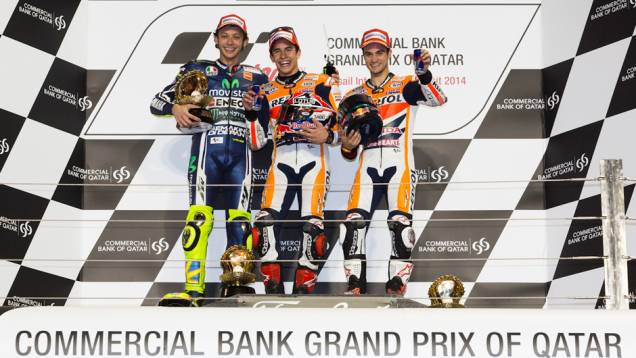 Galeria de Quatro Rodas da MotoGP - Catar (domingo) | <a href="https://quatrorodas.abril.com.br/moto/noticias/prova-disputada-marquez-segura-pressao-rossi-vence-catar-777551.shtml" rel="migration">Leia mais</a> Galeria de Quatro Rodas da MotoGP - Catar (domingo) | <a href="https://quatrorodas.abril.com.br/moto/noticias/prova-disputada-marquez-segura-pressao-rossi-vence-catar-777551.shtml" rel="migration">Leia mais</a>