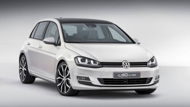 A VW lançou em Pequim, o Golf Edition, modelo que comemora o 40º aniversário do Golf. | <a href="https://quatrorodas.abril.com.br/noticias/saloes/pequim-2014/vw-lanca-golf-edition-concept-pequim-780411.shtml" rel="migration">Leia mais</a>