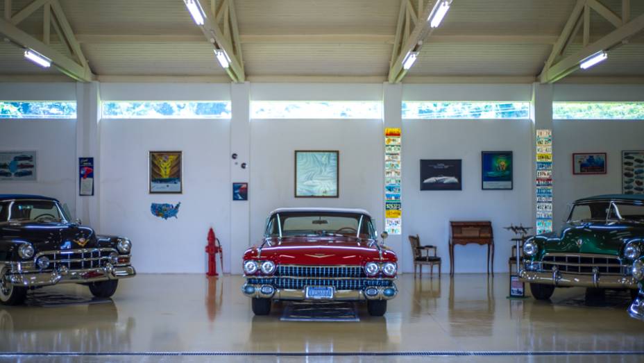 Os Cadillacs monopolizam as atenções no galpão das raridades norte-americanas | <a href="http://quatrorodas.abril.com.br/galerias/especiais/colecao-carros-antigos-parte-1-852734.shtml" target="_blank" rel="migration">Veja a parte 1</a> | <a href="http://quatrorodas.abril.com." rel="migration"></a>