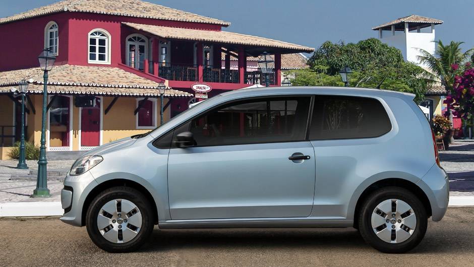 A nova carroceria ser&aacute; oferecida nas vers&otilde;es Take Up e Move Up | <a href="https://quatrorodas.abril.com.br/noticias/fabricantes/vw-up-ganha-versao-duas-portas-cambio-i-motion-780612.shtml" rel="migration">Leia mais</a>