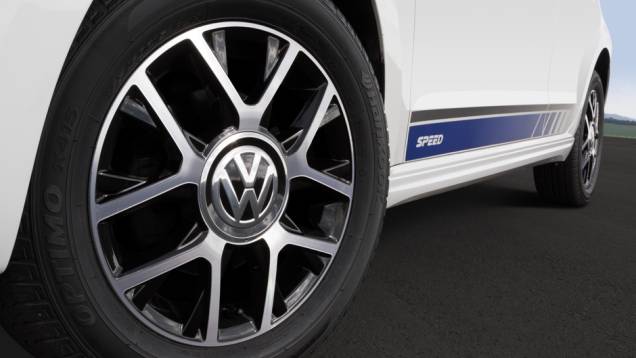 As rodas de liga leve de 15 polegadas também equipam apenas a versão Speed | <a href="https://quatrorodas.abril.com.br/carros/impressoes/volkswagen-up-tsi-890180.shtml" target="_blank" rel="migration">Leia mais</a>