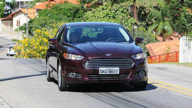 A diferença de R$ 20 mil no valor da versão Flex para a top Titanium não se reflete tanto na lista de equipamentos | <a href="https://quatrorodas.abril.com.br/carros/lancamentos/ford-fusion-2-5-flex-734482.shtml" rel="migration">Leia mais</a>