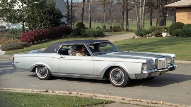 Lincoln Mark: Lançado em 1968 para resgatar o estilo do Continental clássico, só em 1986 o Mark deixou de ser um Continental de vez, enquanto este nome identificava um modelo ainda maior