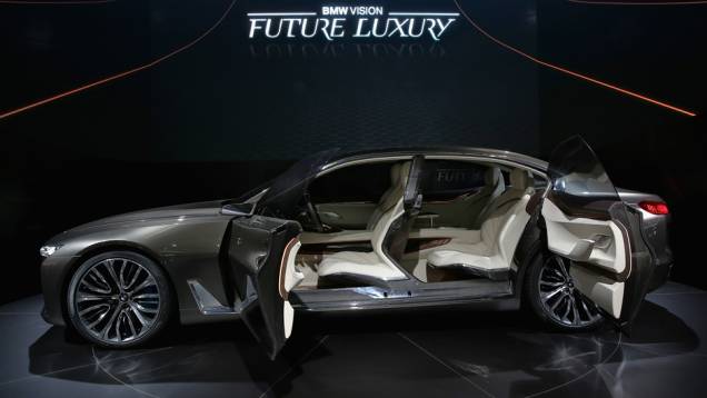 BMW Vision Future Luxury | <a href="https://quatrorodas.abril.com.br/noticias/saloes/pequim-2014/bmw-apresentara-conceito-estudo-design-780054.shtml" rel="migration">Leia mais</a>
