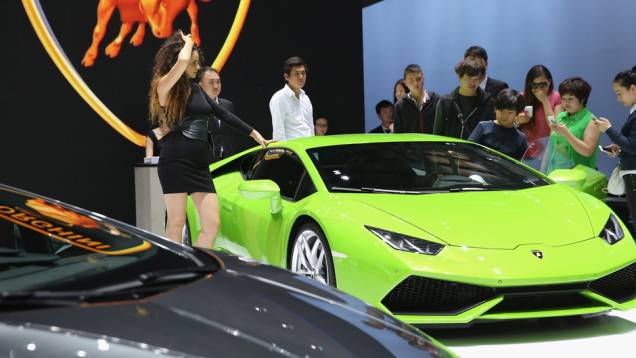 Lamborghini Gallardo LP 570-4 Blancpain Edition | <a href="https://quatrorodas.abril.com.br/noticias/saloes/pequim-2014/l" rel="migration">Leia mais</a> Lamborghini Gallardo LP 570-4 Blancpain Edition | <a href="https://quatrorodas.abril.com.br/noticias/saloes/pequim-2014/l" rel="migration">Leia mais</a>