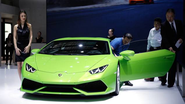 Lamborghini Gallardo LP 570-4 Blancpain Edition | <a href="https://quatrorodas.abril.com.br/noticias/saloes/pequim-2014/l" rel="migration">Leia mais</a> Lamborghini Gallardo LP 570-4 Blancpain Edition | <a href="https://quatrorodas.abril.com.br/noticias/saloes/pequim-2014/l" rel="migration">Leia mais</a>